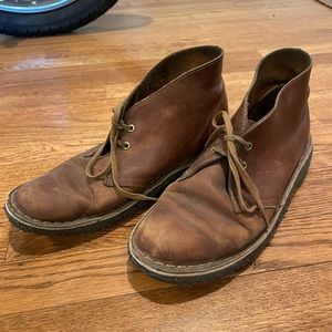 Clarks Women's Desert Boot. Chukka Leather Size 7.5